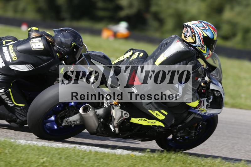 /53 16.09.2025 Track Day Domi Aegerter ADR/Gruppe rot/backside